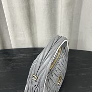 Miu Miu Wander Matelassé Leather Bag Grey 20x17x6cm - 4