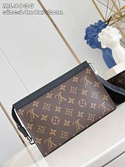 Louis Vuitton LV Gaston Wearable Wallet Monogram 22x14.5x4.5cm - 4