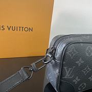 Louis Vuitton LV Trocadéro Wearable Wallet Black 20x13x6.5cm - 2