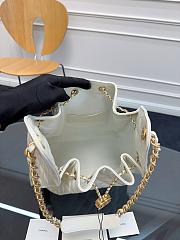 Chanel Medium 25C Bag White Lambskin Hobo 40x30x15cm - 2