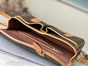 Louis Vuitton LV Gibessiere MM Shoulder bag 28x20x8cm - 5