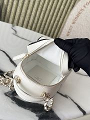 Chanel 25p Backpack White Lambskin 18x13x9cm - 4