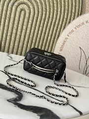 Chanel Top Handle Vanity Case Black Caviar 17x8x9.5cm - 4