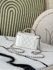 Chanel Top Handle Vanity Case White Caviar 17x8x9.5cm - 2