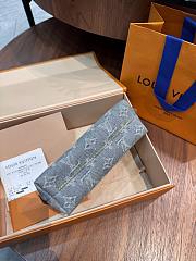 Louis Vuitton LV Cosmetic Pouch PM Gray 12x6x19cm - 5