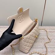 Chanel Medium Flap Bag Beige Lambskin Gold 27x16x7.5cm - 3