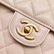 Chanel Medium Flap Bag Beige Lambskin Gold 27x16x7.5cm - 2