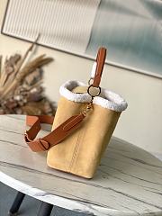 Louis Vuitton LV Capucines GM Souple Beige Suede 38x23x16cm - 5
