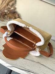 Louis Vuitton LV Capucines GM Souple Beige Suede 38x23x16cm - 4
