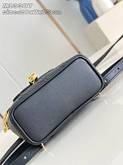Louis Vuitton LV Coussin Backpack Mini Black 20x7.5x15cm - 4