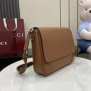 Gucci GG Emblem Medium Crossbody Bag Brown 29x23x7.5cm - 6
