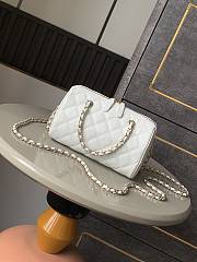 Chanel 25P Clutch With Chain White Caviar 18.5x11.5x11cm - 2