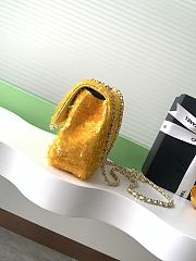Chanel Flap Bag Sequins Yellow Gold 21x14x8cm - 2