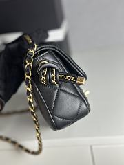 Chanel 25C Flap Bag Black Lambskin Gold 18x5x13cm - 2