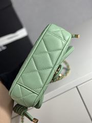 Chanel 25C Flap Bag Green Lambskin Gold 18x5x13cm - 3