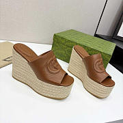 Gucci Women's Interlocking G Sandal Brown  - 5