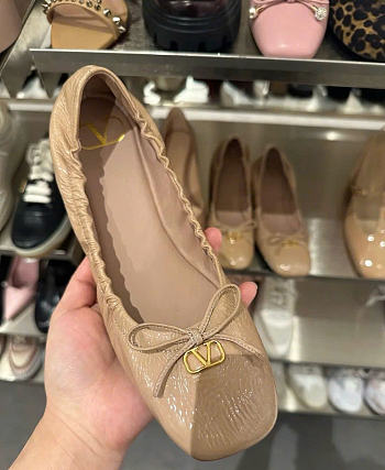 Valentino Garavani VLogo Signature Ballet Flat