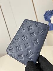 Louis Vuitton LV Passport Cover Navy Blue 10x14x2.5cm - 3