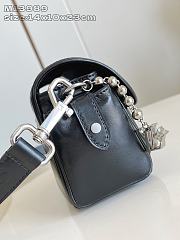 Louis Vuitton LV Cargo Wearable Wallet 23x14x10cm - 4