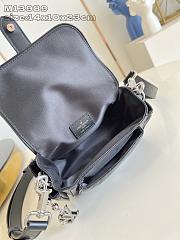 Louis Vuitton LV Cargo Wearable Wallet 23x14x10cm - 2