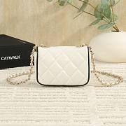 Chanel Clutch With Chain Lambskin White Black 11.5x8.5x4cm - 6