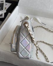Chanel Clutch With Chain Iridescent Metallic Lambskin 15x21x7.5cm - 2