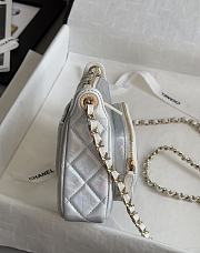 Chanel Clutch With Chain Iridescent Metallic Lambskin 15x21x7.5cm - 3