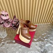 Valentino Garavani Black Tan-Go Clogs Tan 10cm - 4