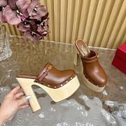 Valentino Garavani Black Tan-Go Clogs Tan 10cm - 2