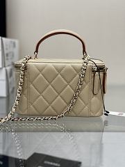 Chanel Top Handle Vanity Case Beige Lambskin 16.5x10x8cm - 3