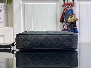 Louis Vuitton LV Pochette Kasai Black 24.5x15.5x6cm - 4
