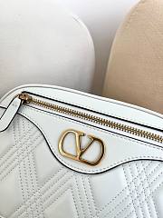 Valentino Garavani Quiltie 67 Medium Shouder Bag White 24x16x6.5cm - 2