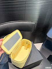 Chanel Vanity Case Top Handle Yellow Lambskin 17cm - 6