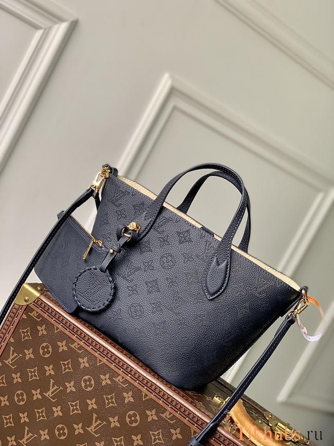 Louis Vuitton LV Blossom PM Bag Navy Blue 20x20x12.5cm - 1
