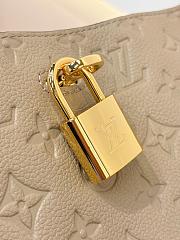 Louis Vuitton LV Anytime MM Beige Bag 42x27x14cm - 6