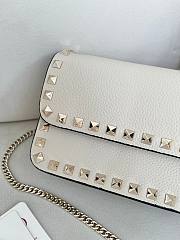 Valentino Garavani Rockstud Wallet On Chain White 21x6x11cm - 2