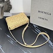 Bottega Veneta Cassette Crocheted-Raffia Shoulder Bag 23x15x5.5cm - 4