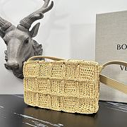 Bottega Veneta Cassette Crocheted-Raffia Shoulder Bag 23x15x5.5cm - 3