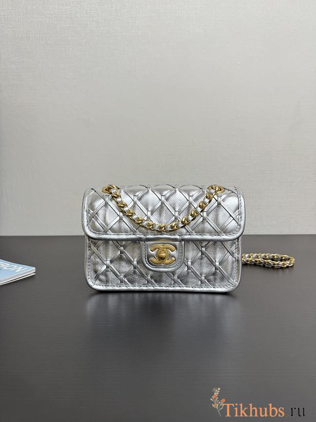 Chanel Mini Flap Bag Silver Metallic 19x13x5.5cm - 1