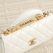 Chanel CC Trendy Top Handle White Lambskin 19x5.5cm - 5