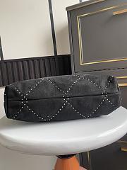Chanel 22 Medium Handbag Suede Black 35x37x7xcm - 3