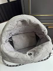 Chanel 22 Medium Handbag Suede Grey 35x37x7xcm - 4