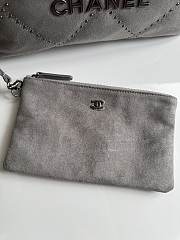 Chanel 22 Medium Handbag Suede Grey 35x37x7xcm - 2