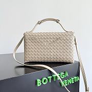 Bottega Veneta Knot Lock Beige Bag 25x16x5.5cm - 3