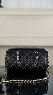 Chanel Clutch With Chain Black Lambskin 18.5x11x11.4cm - 2