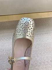 Roger Vivier Vivier Leather Mary Jane Pumps Gold - 4