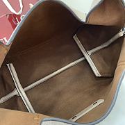 Gucci Softbit Medium Top Handle Bag Taupe 27.5x21x16cm - 5
