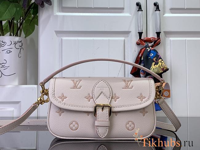 Louis Vuitton LV Nano Diane Bag Eden 19x10.5x6cm - 1