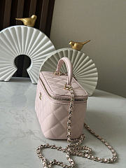Chanel Handle Vanity Case Light Pink Bag 17x10x8cm - 2