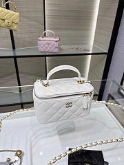 Chanel Handle Vanity Case White Lambskin Bag 17x10x8cm - 5